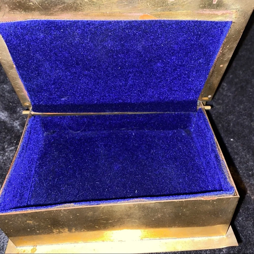 Antique gold toned‎ jewelry box